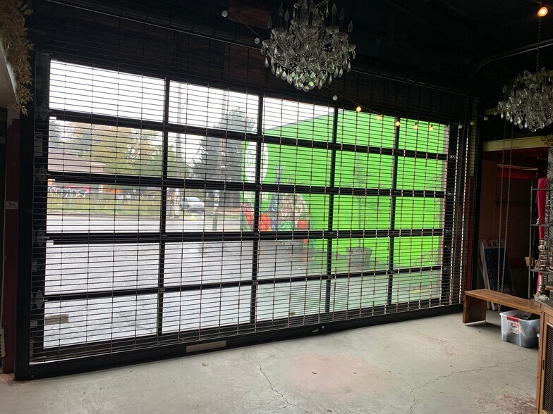 2105 SE Division St, Portland, OR à vendre - Photo du bâtiment - Image 3 de 14