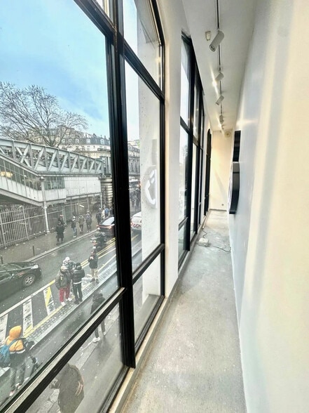 124 Boulevard De La Chapelle, Paris for lease - Interior Photo - Image 2 of 14
