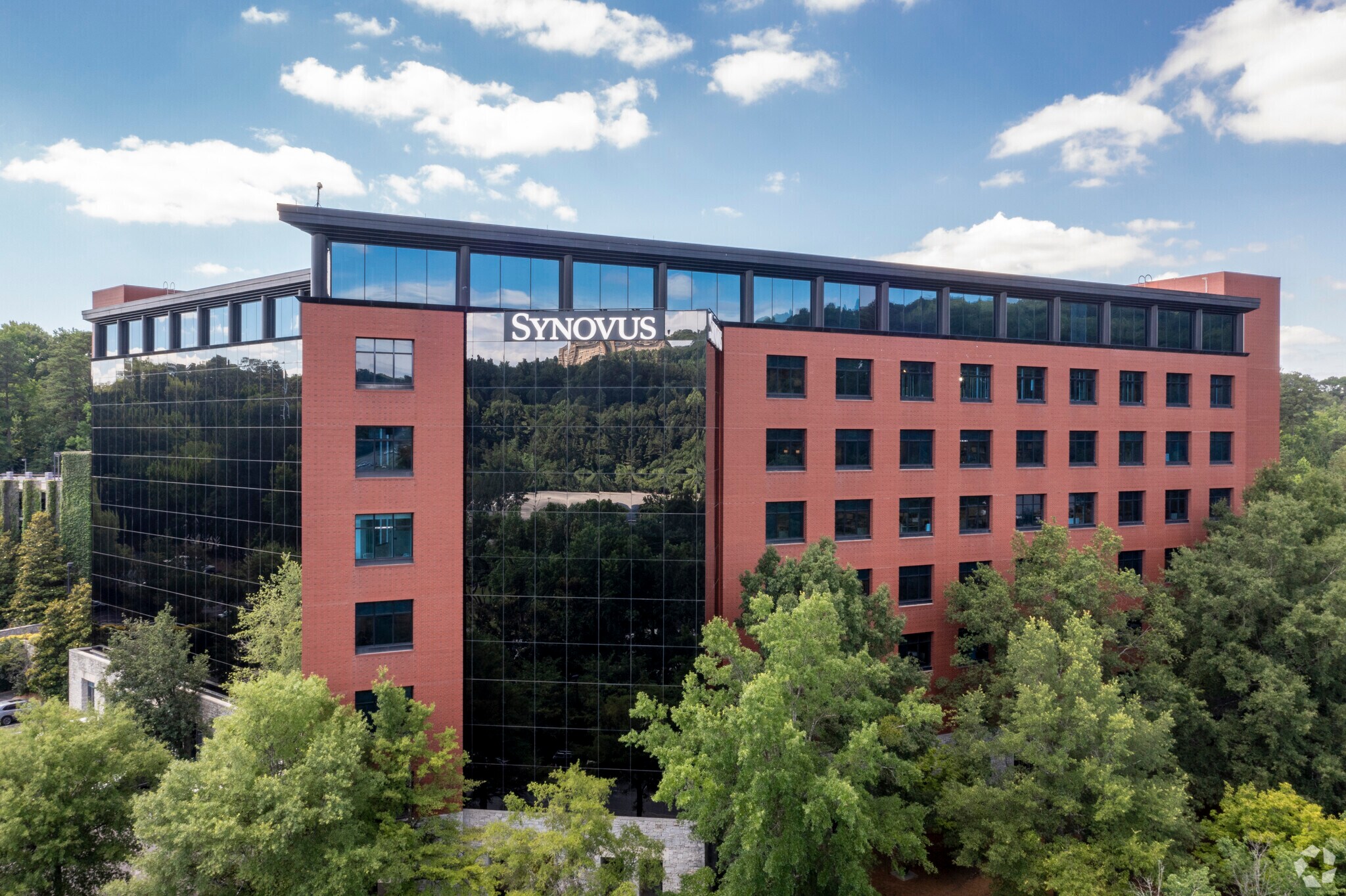 800 Shades Creek Pkwy, Birmingham, AL à louer Photo du bâtiment- Image 1 de 6