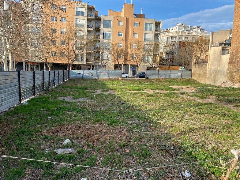 Carrer de Josep Guix Lladó, 1, Reus, Tarragona à vendre - Photo du bâtiment - Image 2 de 6