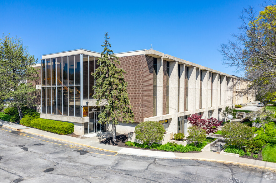 5600 W 95th St, Overland Park, KS à vendre - Photo principale - Image 1 de 1