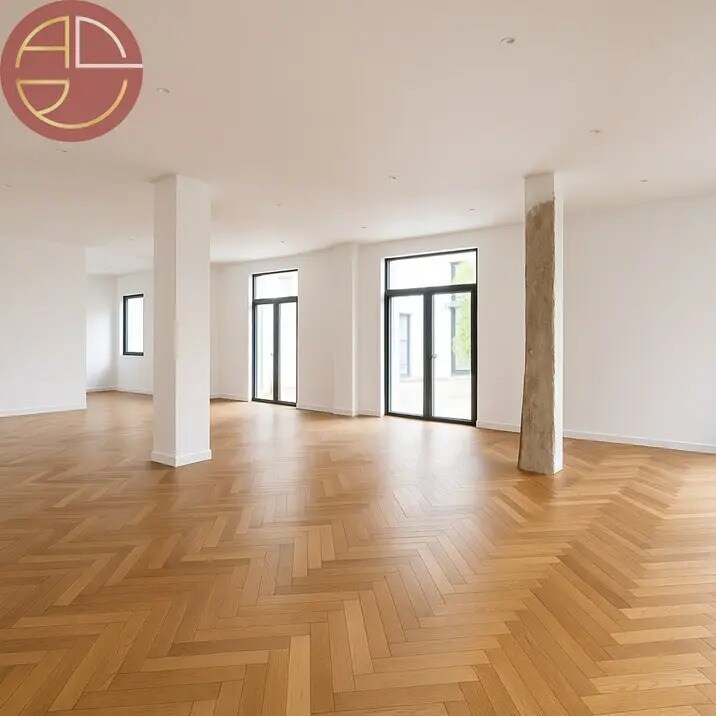 Office in Toulouse for sale Interior Photo- Image 1 of 5
