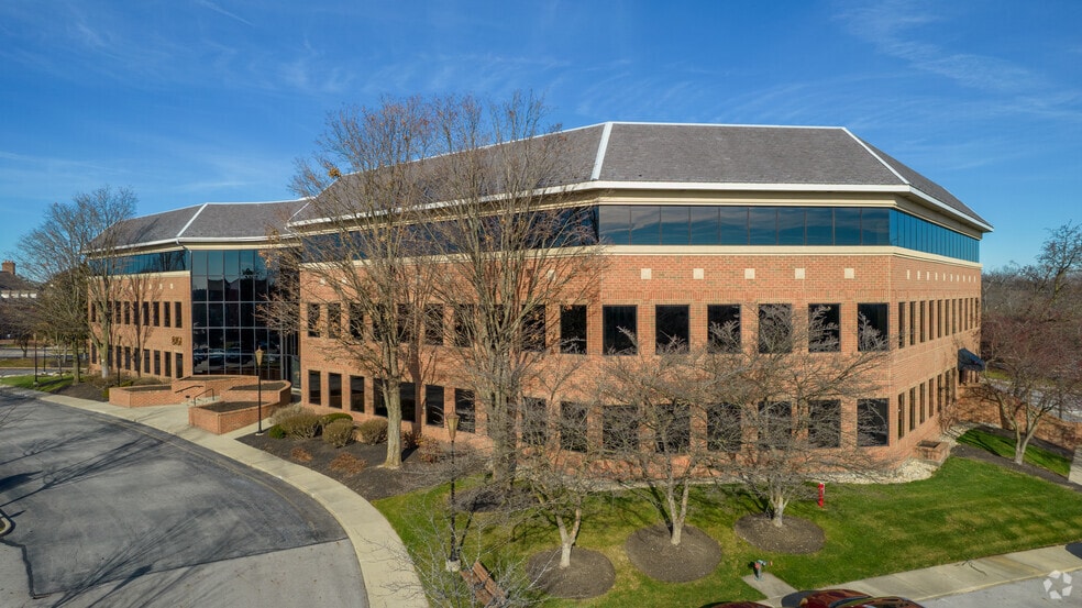 8101 N High St, Columbus, OH for lease - Building Photo - Image 3 of 6