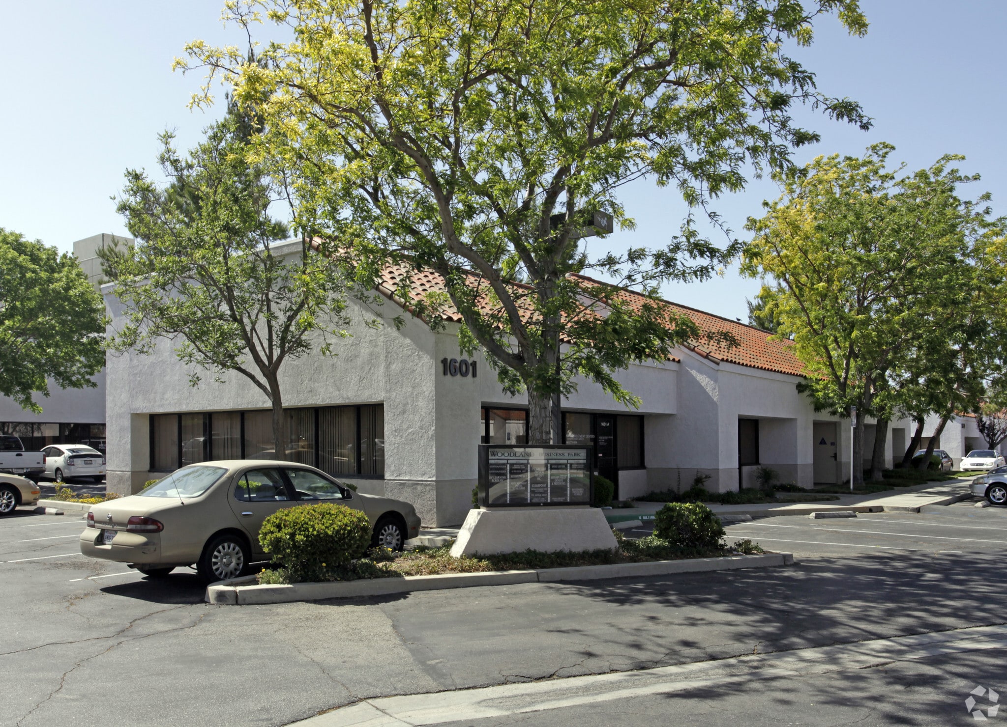 1601 E Palmdale Blvd, Palmdale, CA for sale Primary Photo- Image 1 of 9