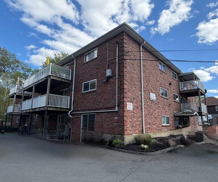 38 Clapp St, Malden, MA à vendre - Photo du bâtiment - Image 1 de 15