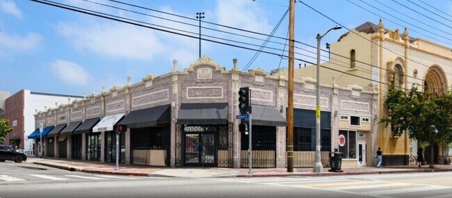 More details for 700 N Heliotrope Dr, Los Angeles, CA - Retail for Lease