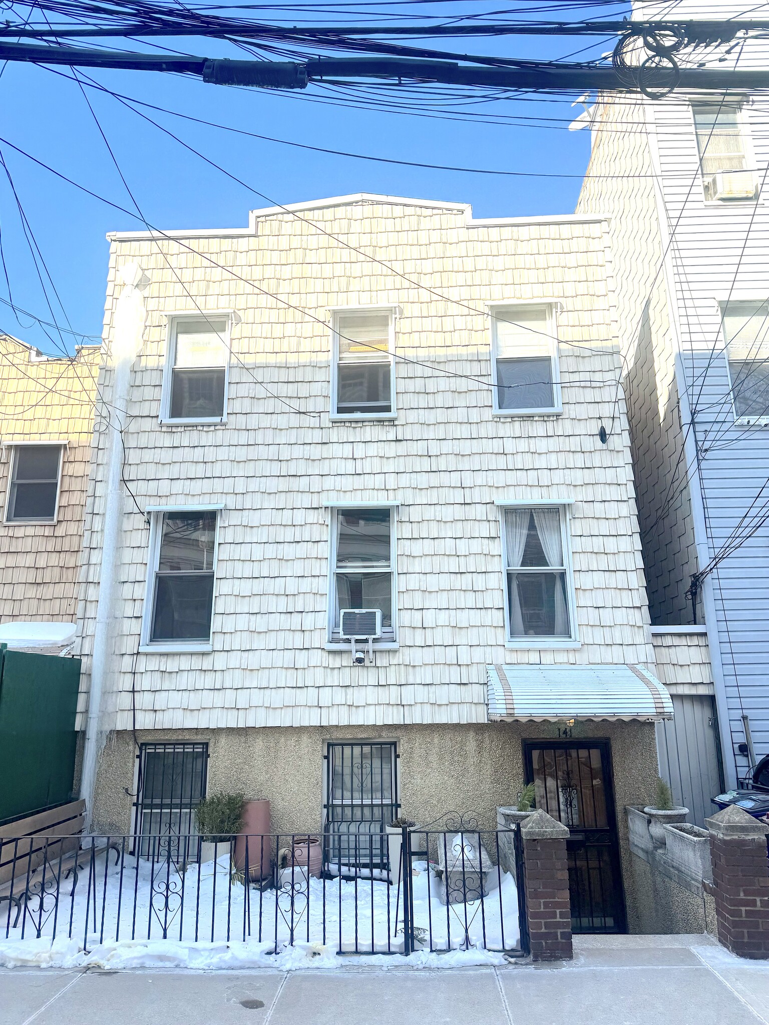 141 Conselyea St, Brooklyn, NY for sale Primary Photo- Image 1 of 28