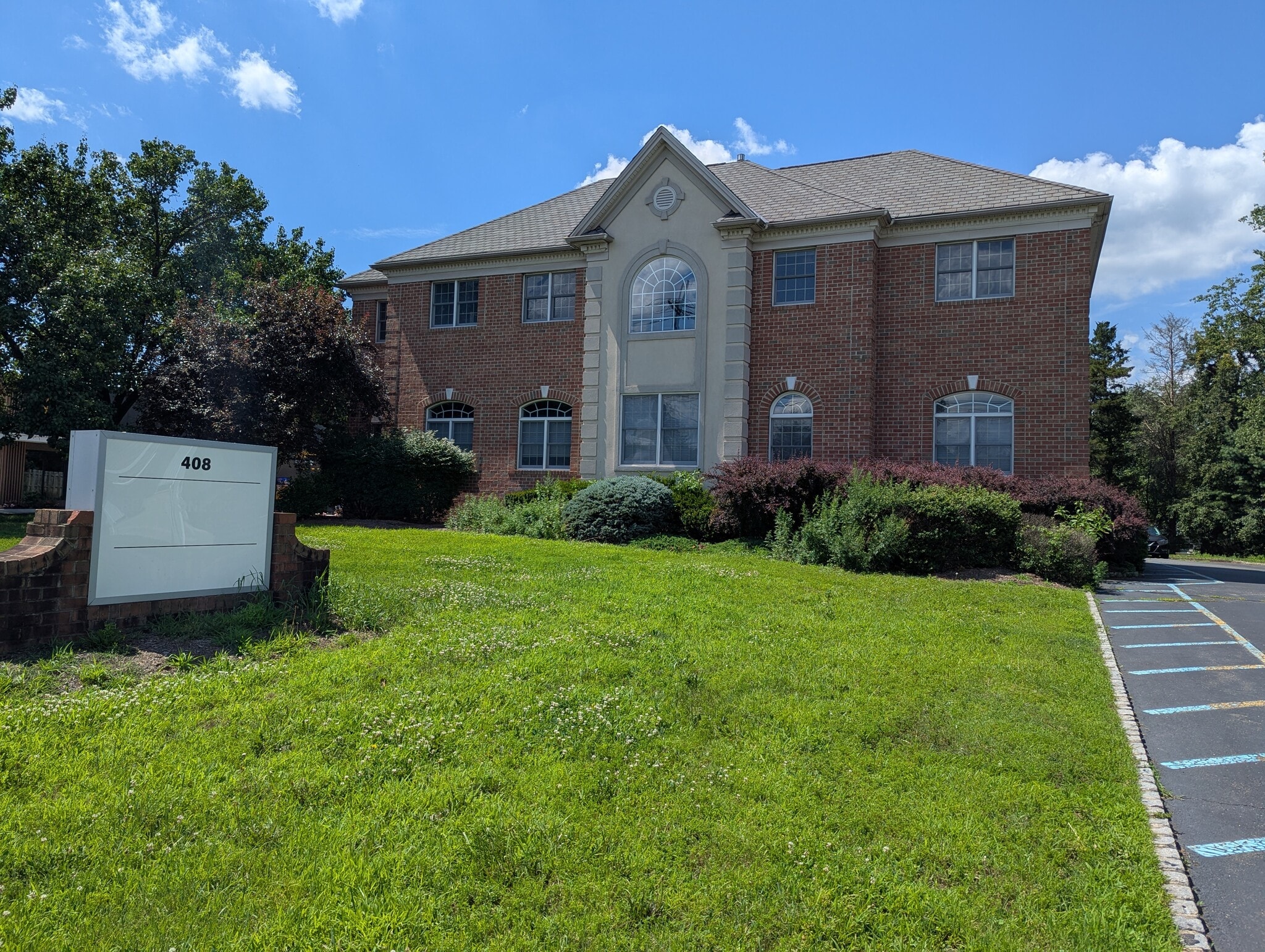 408 US Highway 206, Hillsborough, NJ for lease Primary Photo- Image 1 of 19