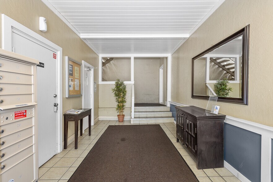 671 Vernon St, Oakland, CA à vendre - Photo du bâtiment - Image 3 de 20