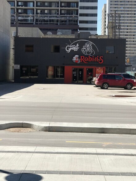 250 York Ave, Winnipeg, MB à louer - Photo du bâtiment - Image 3 de 4