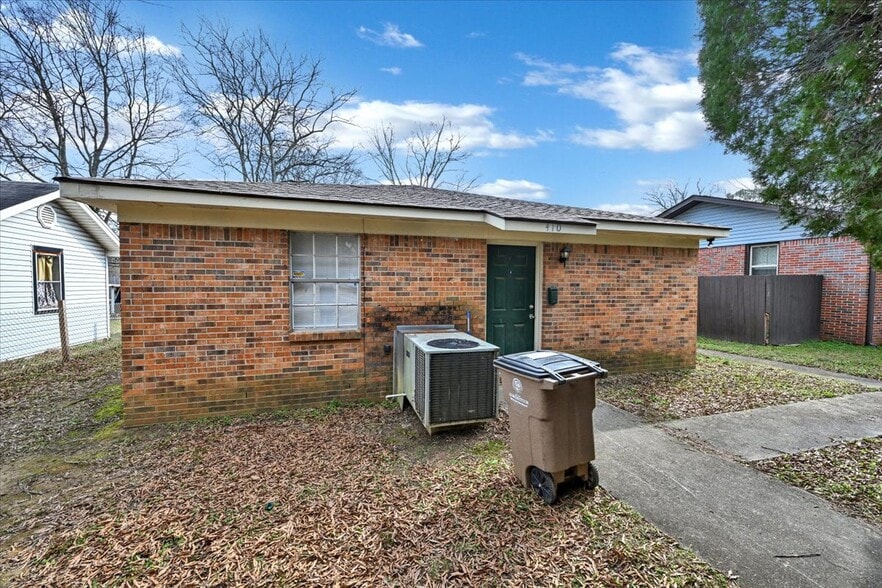 410 11th Ave SW, Decatur, AL à vendre - Photo du bâtiment - Image 3 de 10