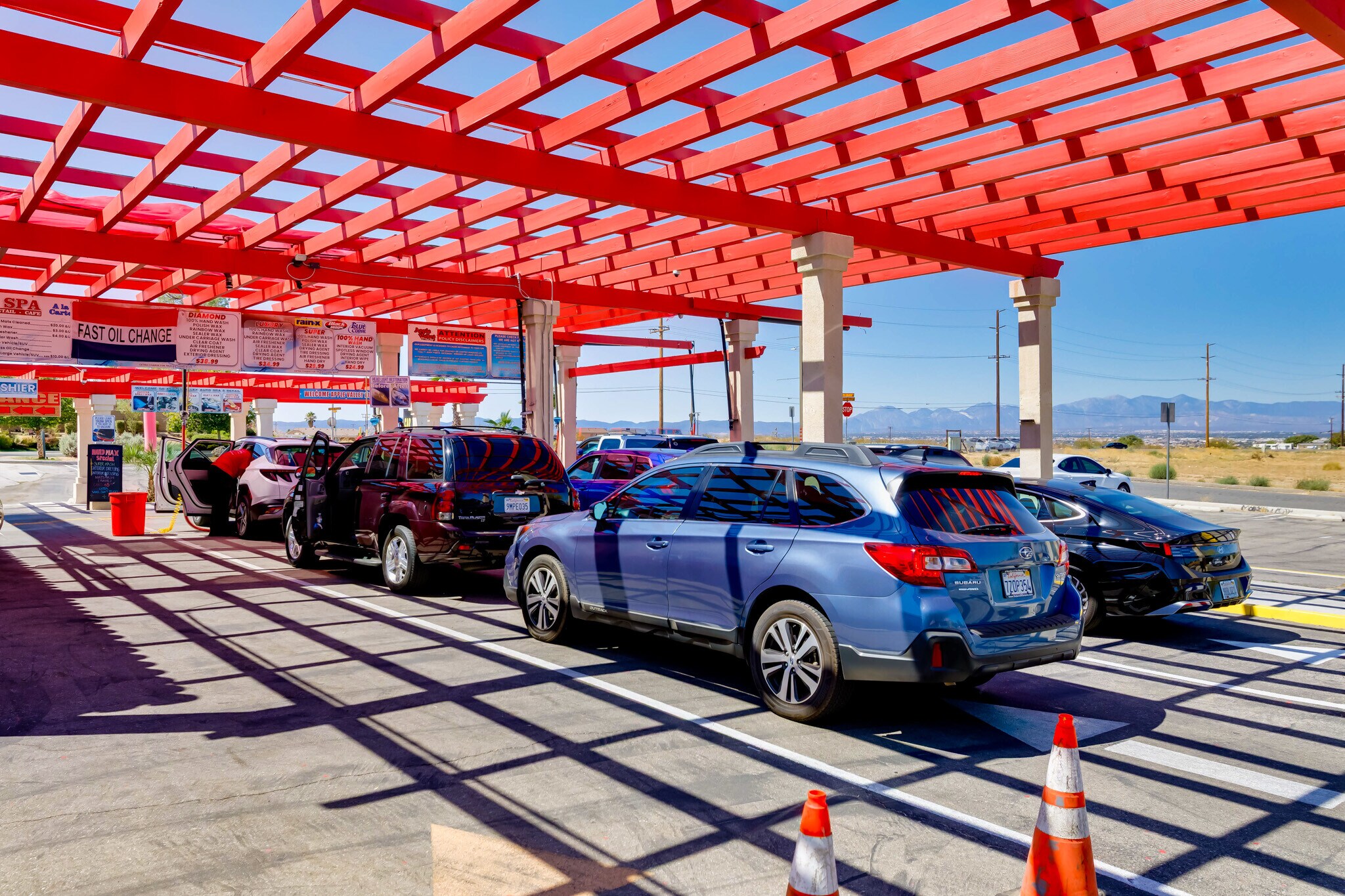 20570 Bear Valley Rd, Apple Valley, CA à vendre Photo du bâtiment- Image 1 de 18