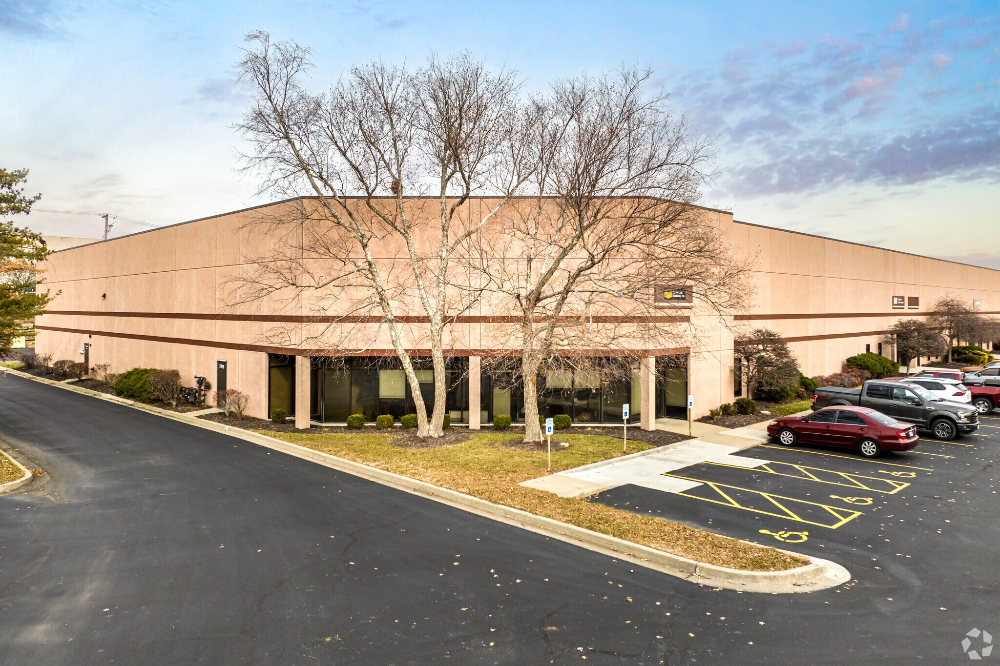 7915-7935 Nieman Rd, Lenexa, KS à louer Photo principale- Image 1 de 5
