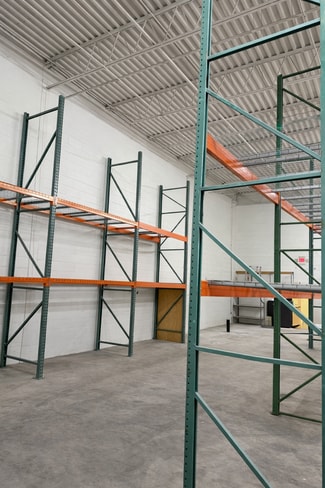 Plus de détails pour 7515-7665 19 Mile Rd, Sterling Heights, MI - Industriel à louer