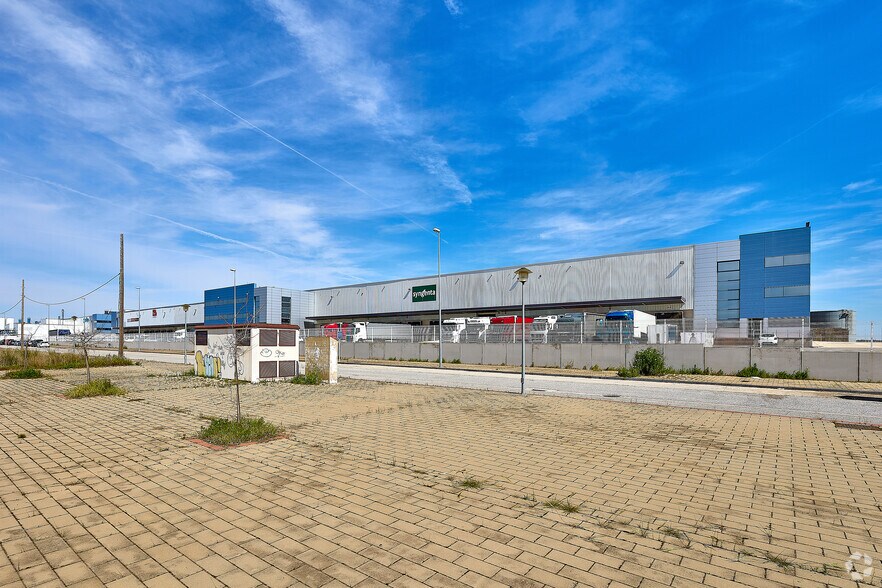 Calle del Parque Logístico, 1 B, Carmona, Sevilla à louer - Photo du bâtiment - Image 3 de 11
