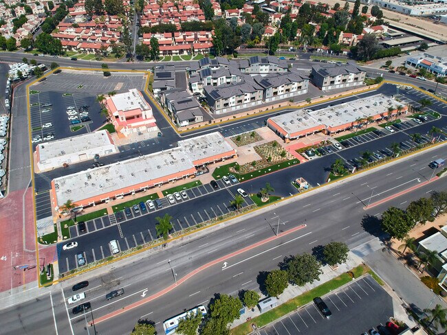 Plus de détails pour 1035-1091 S Mt Vernon Ave, Colton, CA - Plusieurs types d'espaces à louer