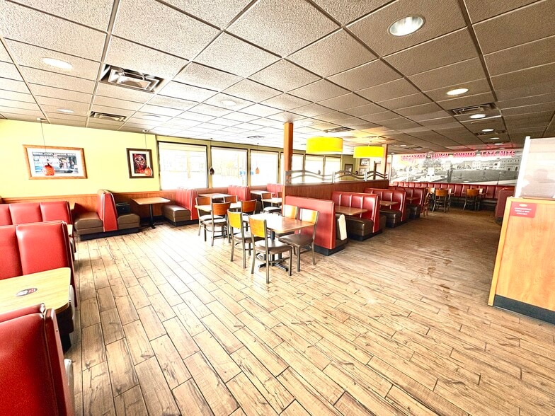 315 W Market St, Tiffin, OH for lease - Building Photo - Image 3 of 29