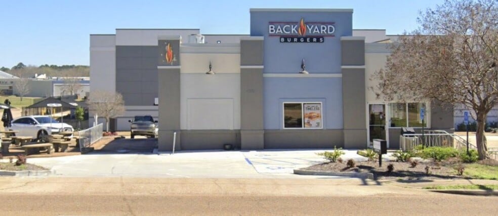 6230 Old Canton Rd, Jackson, MS for sale - Building Photo - Image 2 of 5
