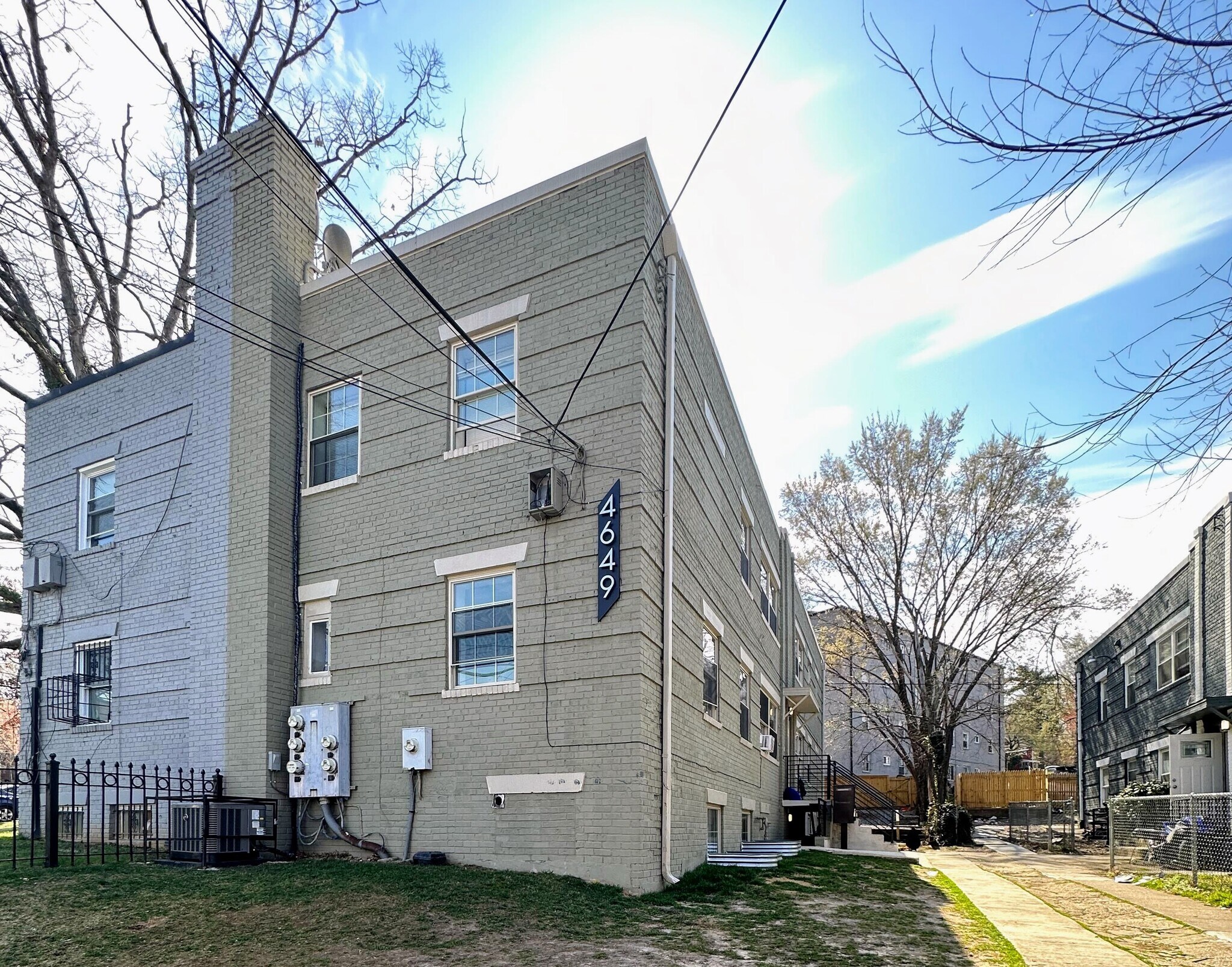 4649 Hillside Rd SE, Washington, DC à vendre Photo du bâtiment- Image 1 de 13