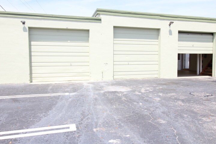 609 N Railroad Ave, Boynton Beach, FL à louer - Photo intérieure - Image 3 de 23