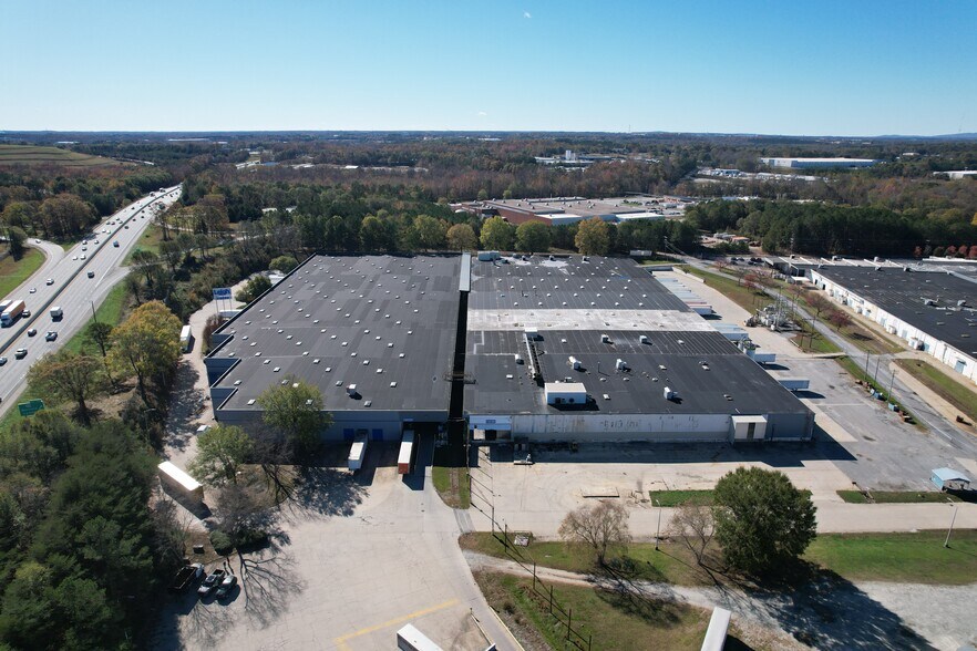 1101 Syphrit Rd, Wellford, SC à louer - Photo principale - Image 1 de 6