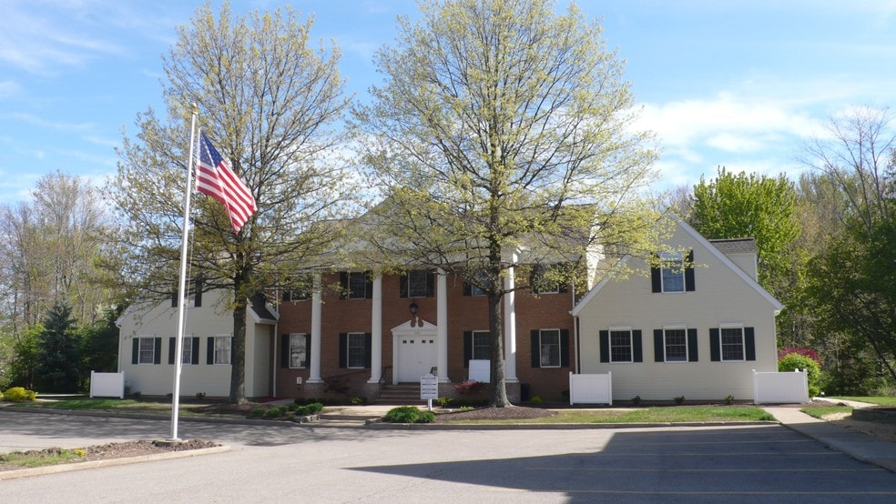 255 Park Pl, Chagrin Falls, OH for sale - Building Photo - Image 1 of 10