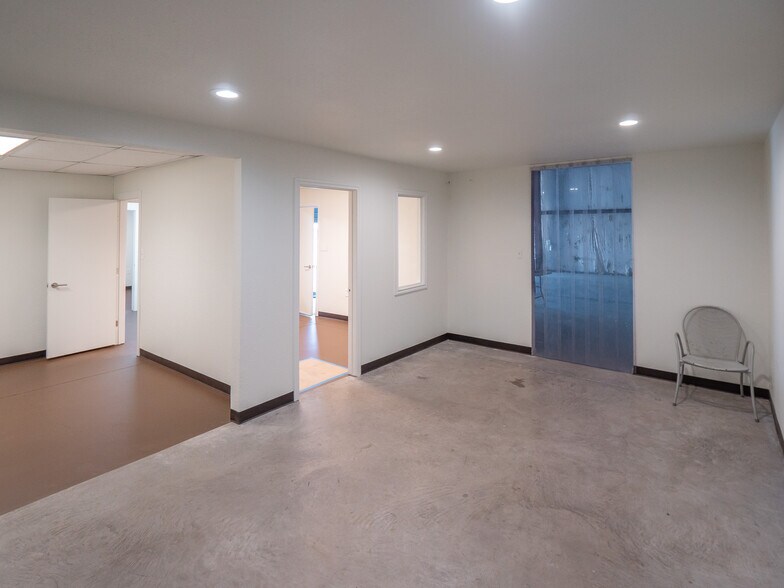 13730 Immanuel Rd, Pflugerville, TX à louer - Photo du bâtiment - Image 3 de 8