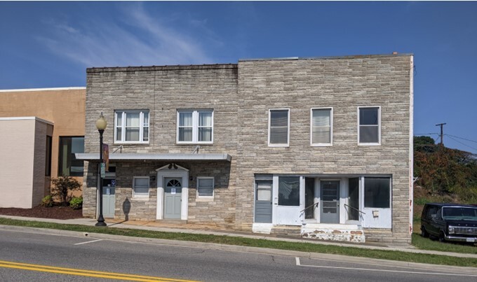 608 Main St, Altavista, VA à vendre Photo principale- Image 1 de 3