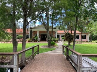 More details for 722 E Lake Rd S, Tarpon Springs, FL - Health Care for Sale