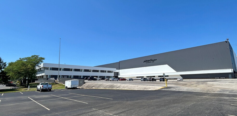 4545 Fisher Rd, Columbus, OH for lease - Building Photo - Image 3 of 8