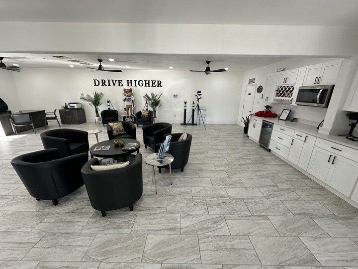 4023-4033 N 19th Ave, Phoenix, AZ à vendre - Photo du bâtiment - Image 3 de 12