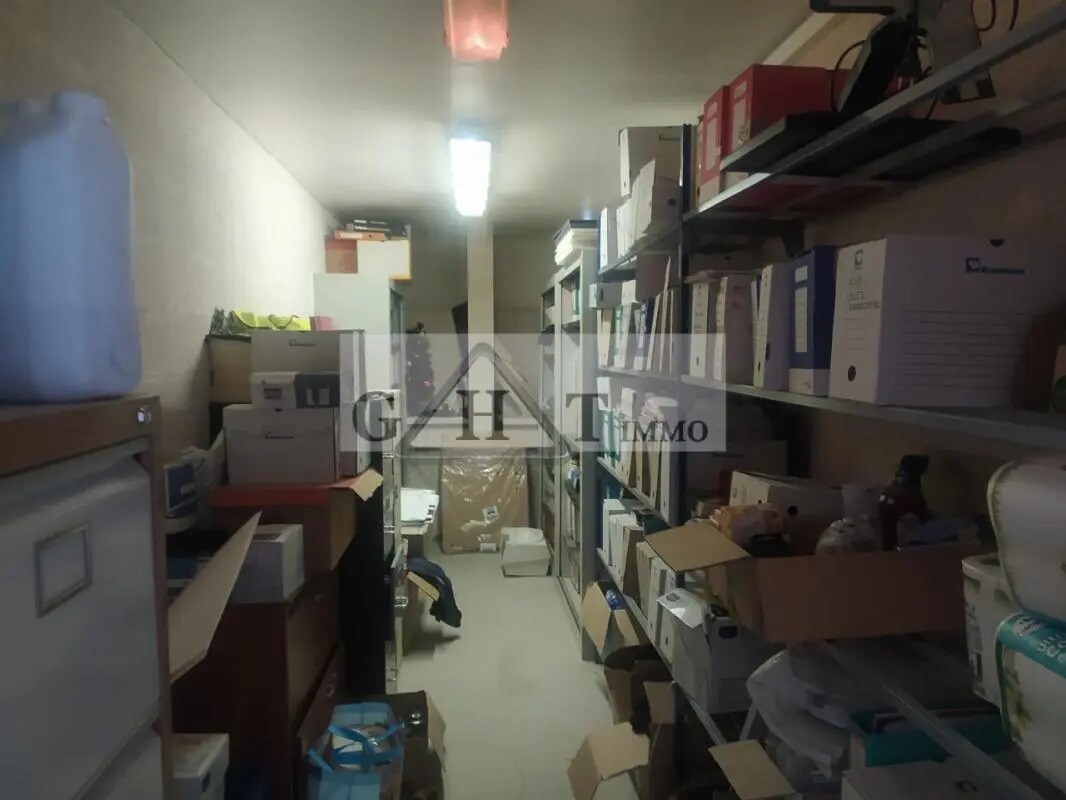 Industrial in Chelles for sale Interior Photo- Image 1 of 10