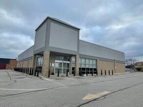 2709 Broadway, Lorain, OH for lease Interior Photo- Image 1 of 6