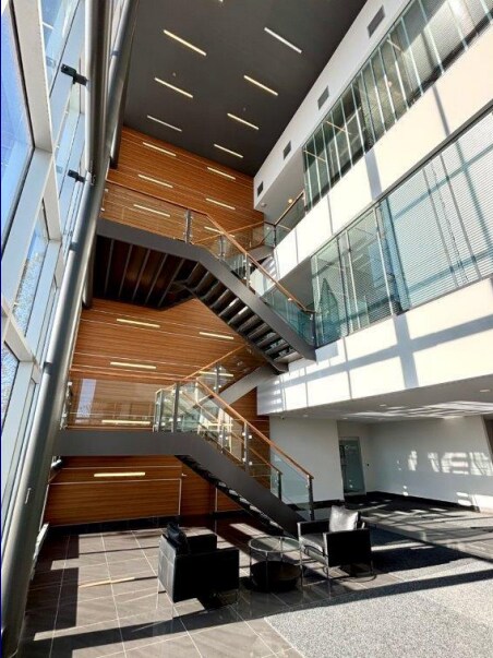 1675 Hwy Trans-Canada, Dorval, QC for lease Building Photo- Image 1 of 7