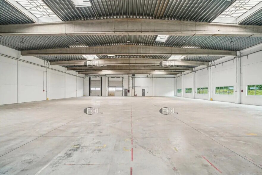 Industrial in Chilly-Mazarin for lease - Building Photo - Image 3 of 7