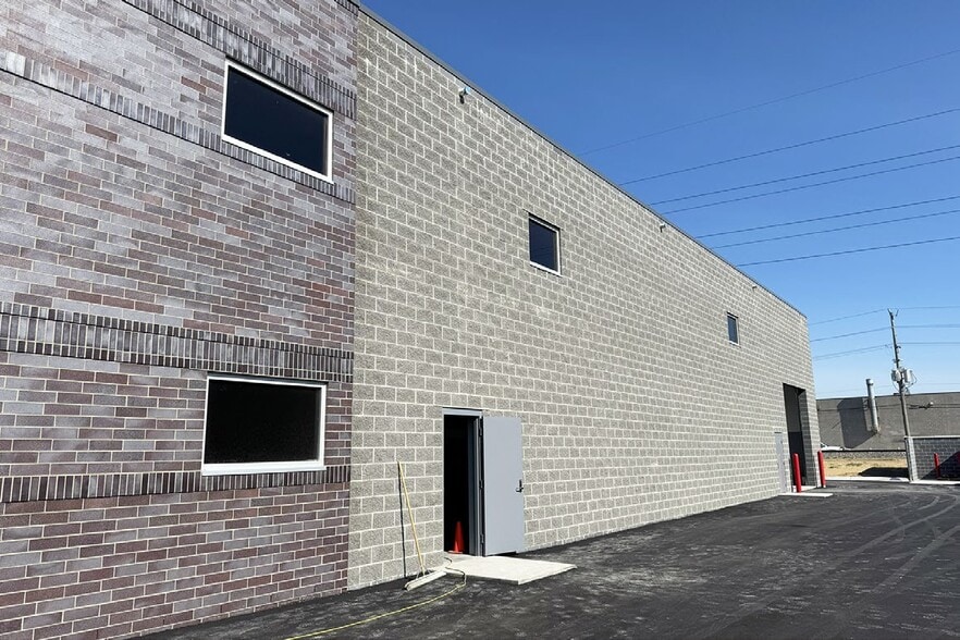 34414 Rosati Ave, Livonia, MI for lease - Construction Photo - Image 3 of 7