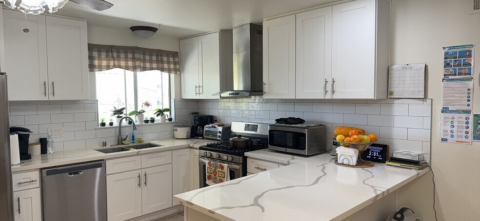 3218 Mira Mesa Ave, Oceanside, CA à vendre - Photo intérieure - Image 2 de 4