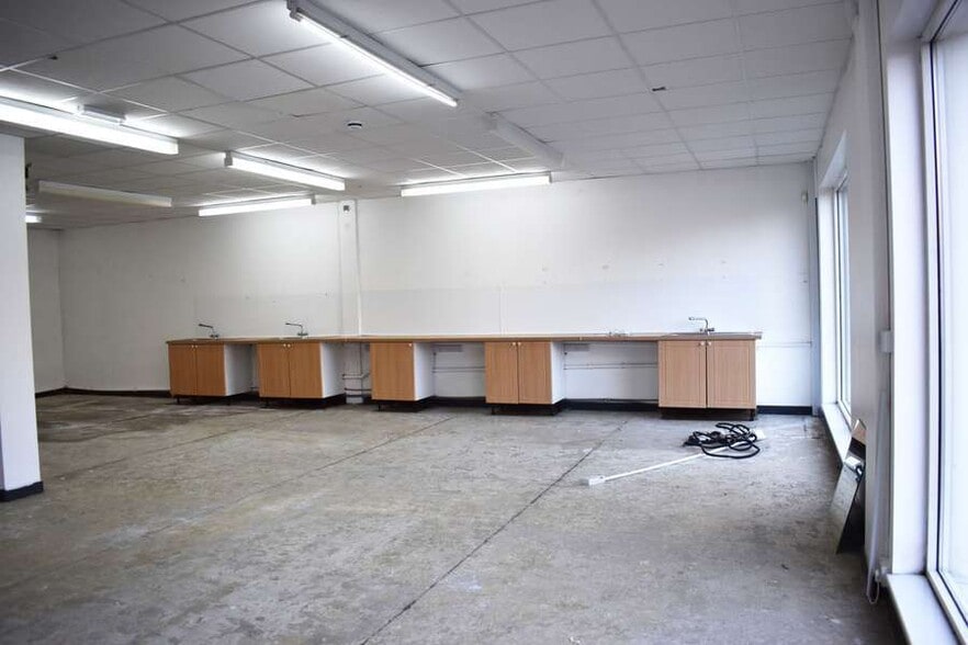 32 Thomas St, Ballymena for lease - Building Photo - Image 3 of 5