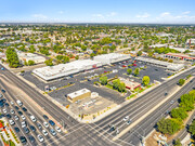 Bonanza Shopping Center - Restaurant avec service au volant