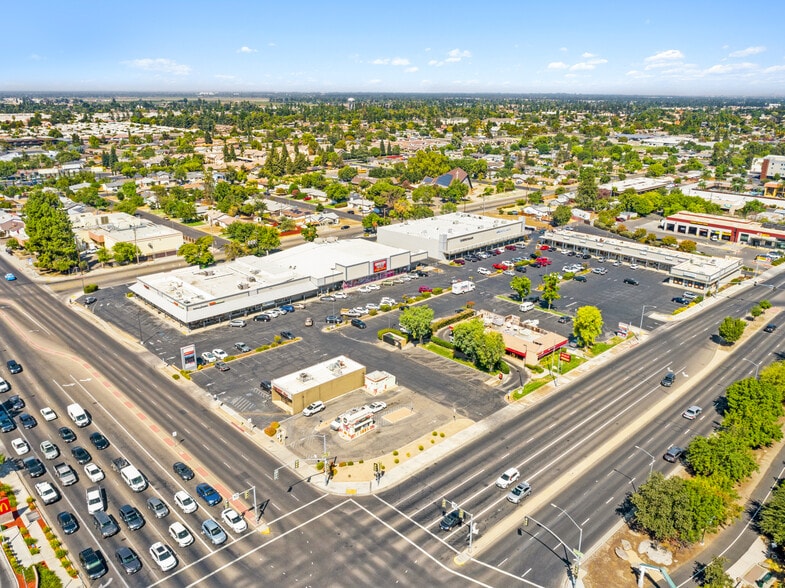 Bonanza Shopping Center portfolio of 4 properties for sale on LoopNet.ca - Aerial - Image 1 of 5
