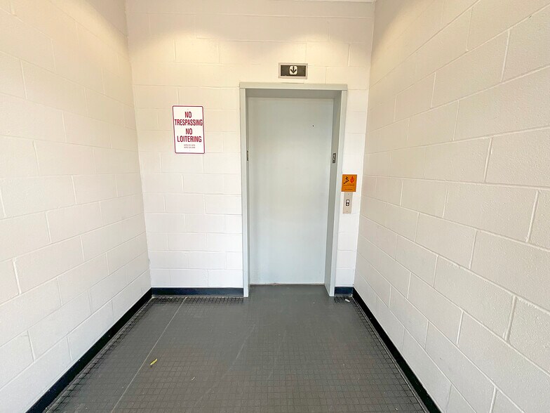 185 Pasadena Dr, Lexington, KY à vendre - Photo du bâtiment - Image 3 de 18