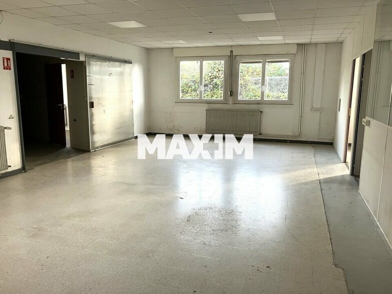 7 Rue De Cluj, Dijon for lease - Interior Photo - Image 3 of 9