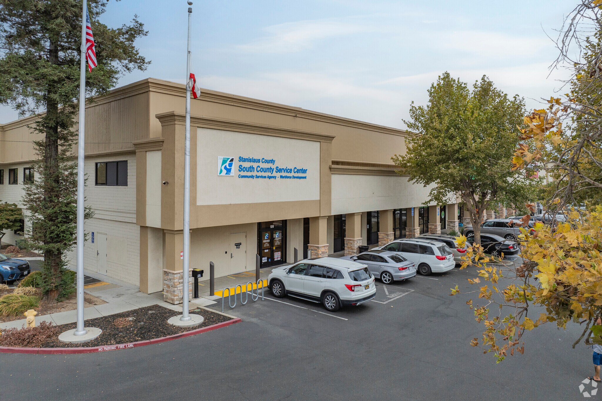 1300-1340 W Main St, Turlock, CA à louer Photo du bâtiment- Image 1 de 20