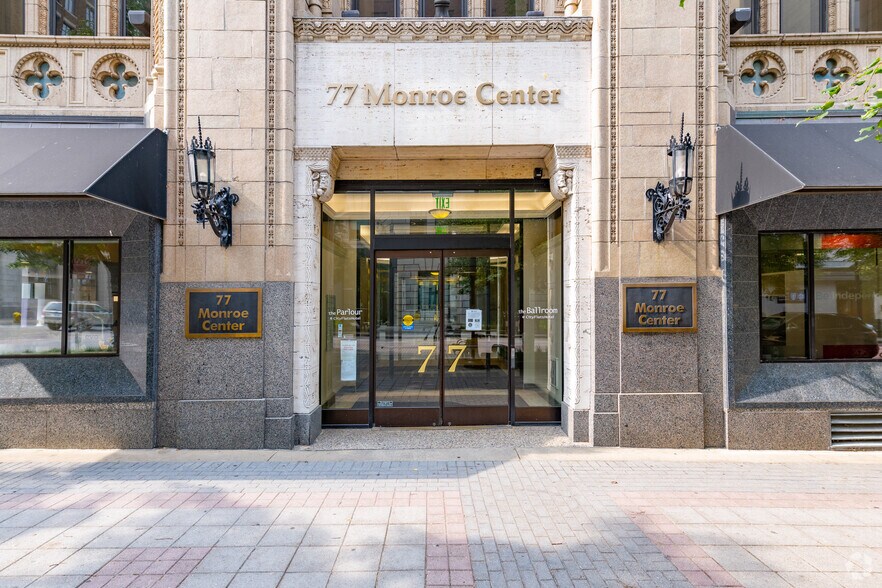 77 Monroe Center St NW, Grand Rapids, MI à louer - Photo du bâtiment - Image 3 de 9
