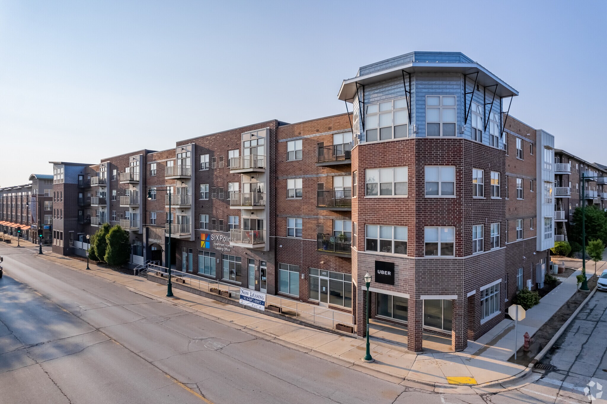 6501-6519 W Greenfield Ave, West Allis, WI à louer Photo du bâtiment- Image 1 de 3