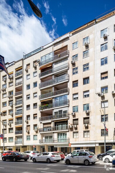 Avenida de la República Argentina, 50, Sevilla, Sevilla à vendre - Photo du bâtiment - Image 2 de 2