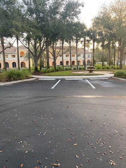 26649-26651 Dublin Woods Cir, Bonita Springs, FL for lease - Building Photo - Image 3 of 7