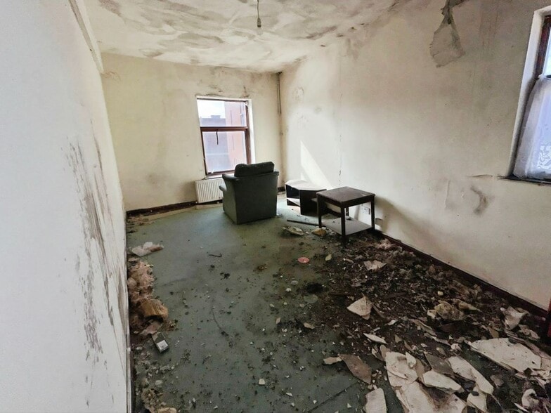 15 Huntbach St, Stoke On Trent for sale - Building Photo - Image 3 of 9