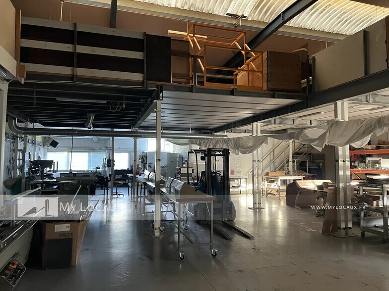 Flex in Argenteuil for lease - Interior Photo - Image 3 of 11