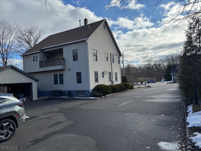Plus de détails pour 630 Valley Rd, Gillette, NJ - Commerce de détail à vendre
